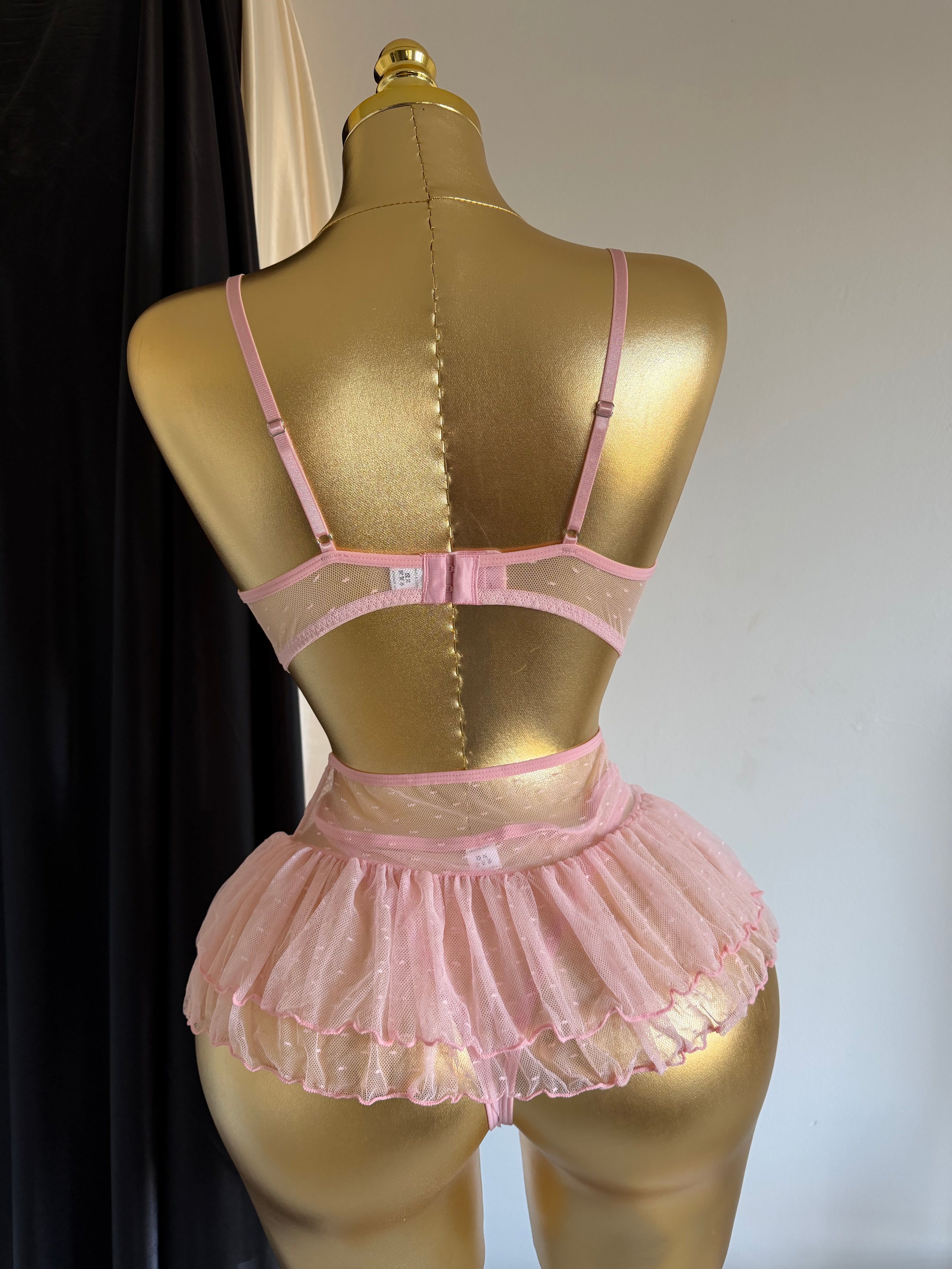 Ensemble Lingerie "Cœur de Rose" – Romantisme & Coquetterie