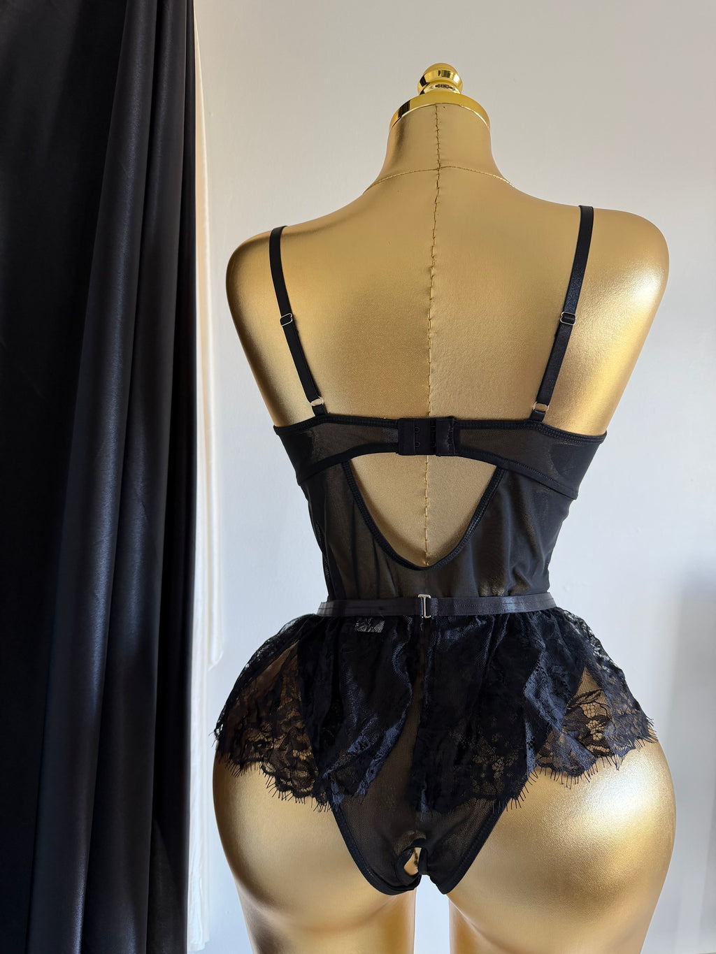 Ensemble "Nuit Impériale" – L’Élégance du Noir Absolu