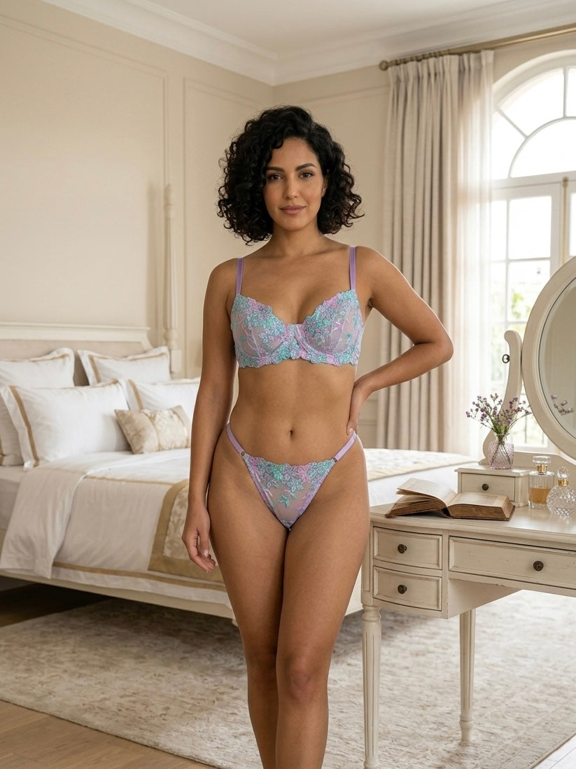 Ensemble de lingerie fine fleuri mauve pastel - turquoise clair